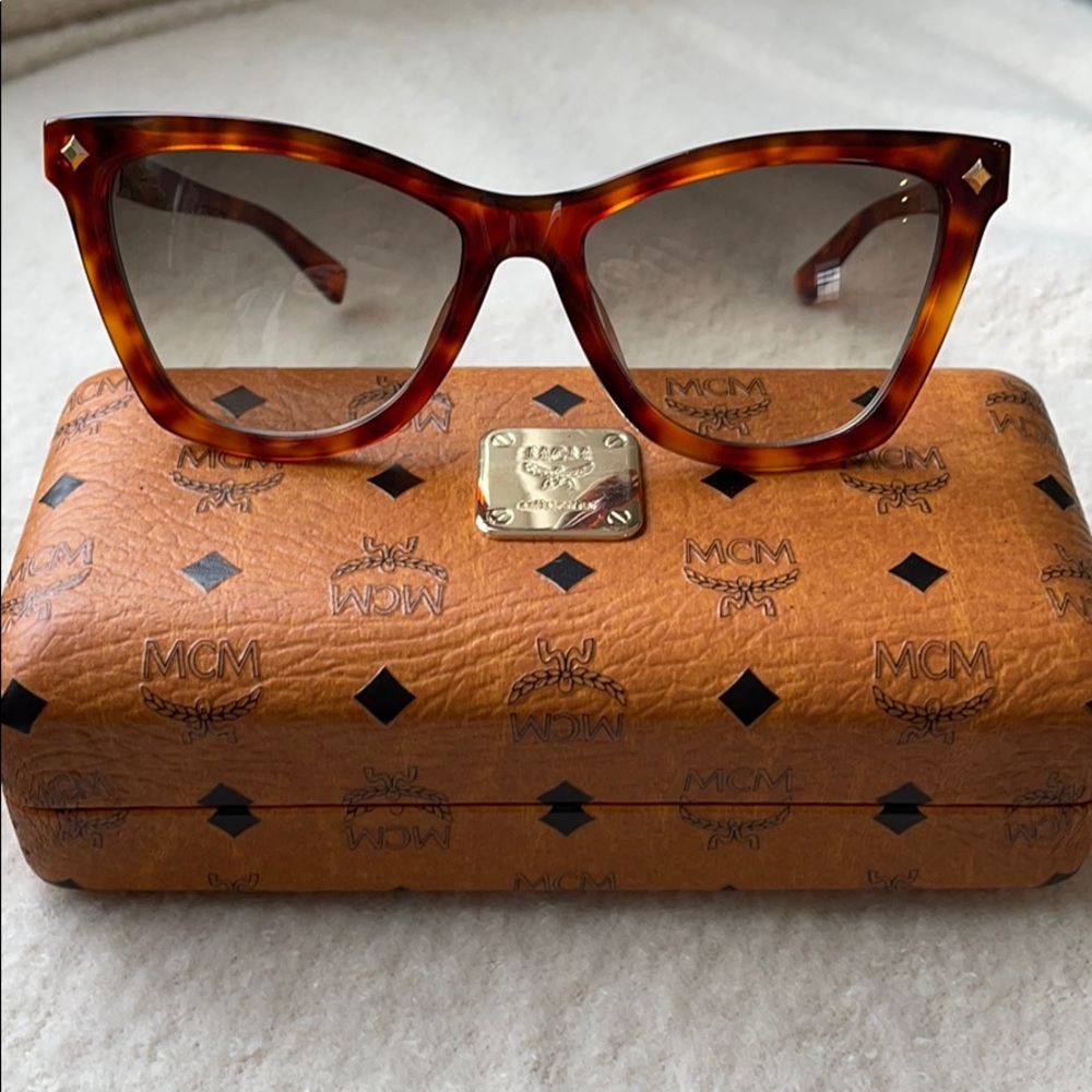 MCM sunglasses - like new 😎